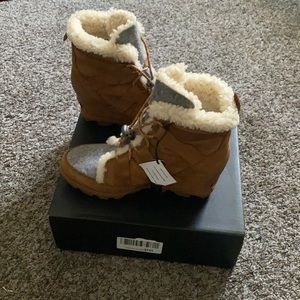 NIB Sorel Joan of Arc wedge ankle boots in Camel Brown